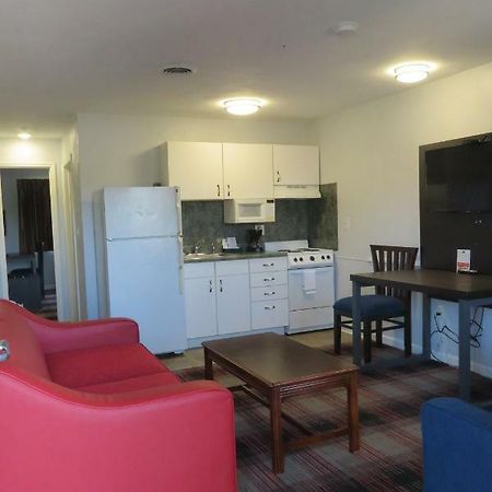 Luxbury Inn & Suites Maryville Εξωτερικό φωτογραφία