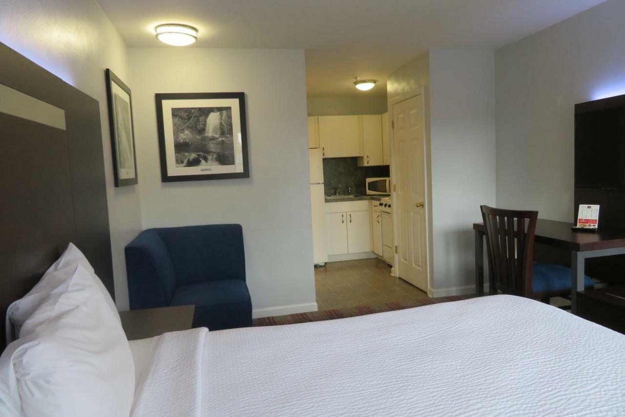 Luxbury Inn & Suites Maryville Εξωτερικό φωτογραφία