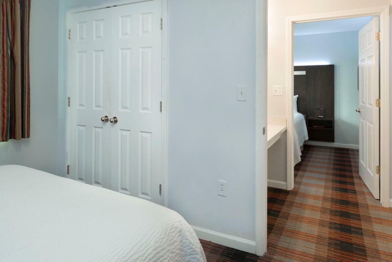 Luxbury Inn & Suites Maryville Εξωτερικό φωτογραφία